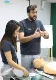 Treinamento com manequim de simulação